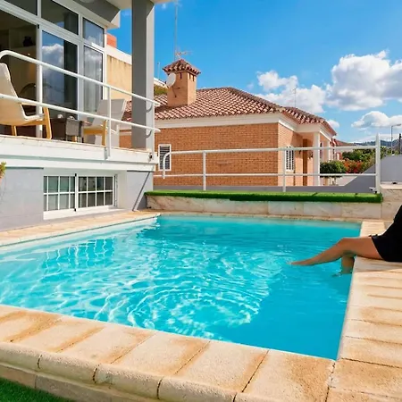 Relax By Your Private Pool Wifi And Canary Views Hébergement de vacances Las Palmas de Gran Canaria
